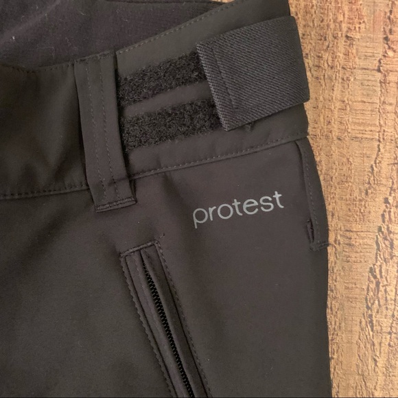 Protest strip soft shell ski pant in black - XS - Picture 2 of 8
